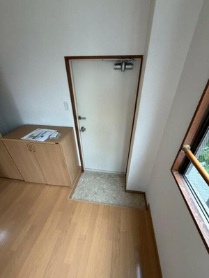 【玄関】 | 王子TKビル | 収納もある玄関です