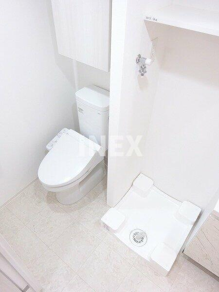 横浜市西区浜松町の賃貸マンションのトイレ