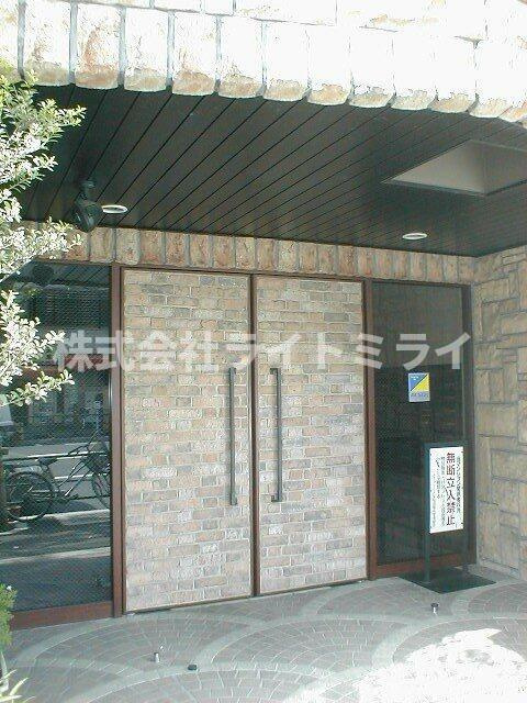 フェニックス早稲田駅前のエントランス| 