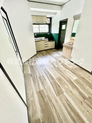 豊中市立花町戸建の内装