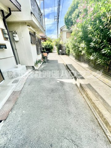 豊中市立花町戸建のエントランス