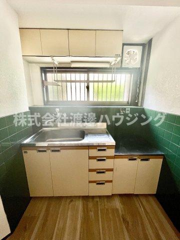 豊中市立花町戸建のキッチン
