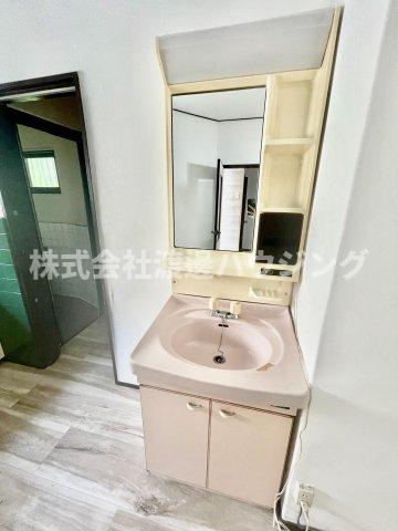 豊中市立花町戸建の洗面所