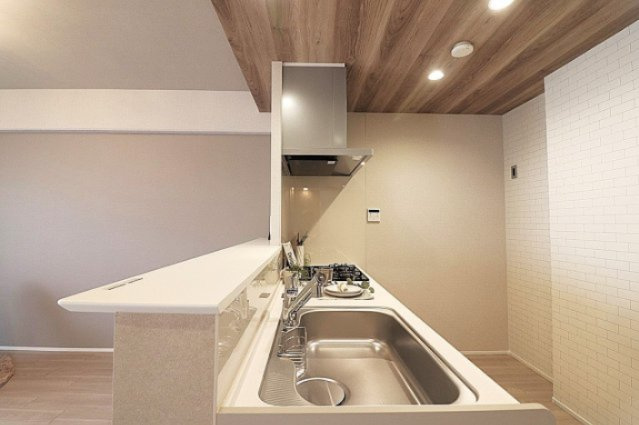 阪神住建グランディール上新庄のその他|◆料理がしやすいシステムキッチン！より効率的に、楽しくお料理できるキッチンです！
