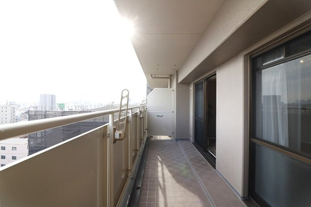 阪神住建グランディール上新庄のその他|◆開放感があり、遮るものもなく気持ちのいい景色が広がります。お部屋にも爽やかな風と暖かく柔らかな日差しが差し込み、毎日の暮らしを豊かに彩ります。
