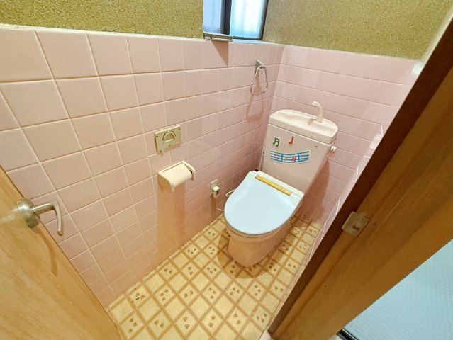 岸和田市池尻町　中古戸建のトイレ
