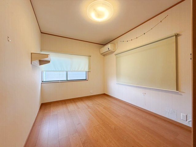 岸和田市池尻町　中古戸建の洋室