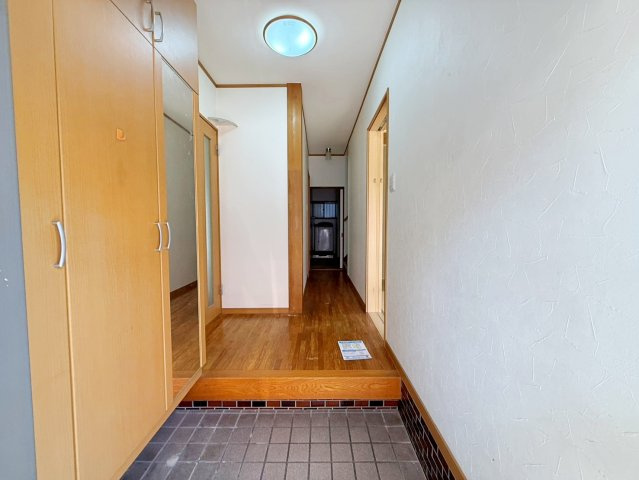 岸和田市池尻町　中古戸建の玄関