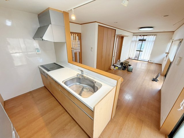 岸和田市池尻町　中古戸建の居間・リビング