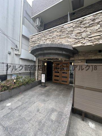 パークウェル高円寺駅前のエントランス
