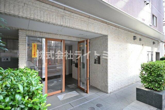 パレステュディオ新宿御苑前のエントランス| 