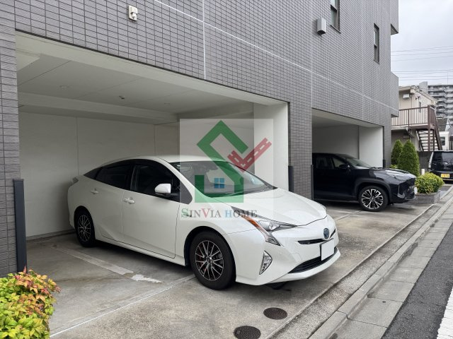 キャッスルエムの駐車場