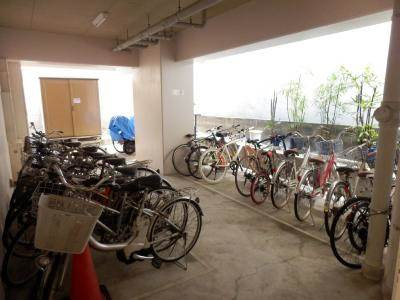 BelleForme平安（ベルフォーム平安）の駐車場|オートロック内駐輪場