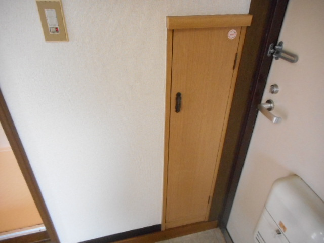 井上ビルの玄関
