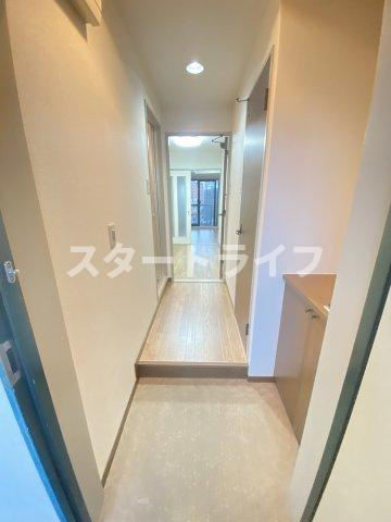 大阪市淀川区東三国５丁目の賃貸マンションの玄関