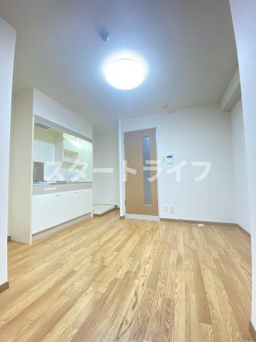 大阪市淀川区東三国５丁目の賃貸マンションの居間・リビング