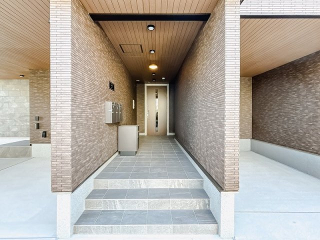 ＡＬＶＡのエントランス|建物の内部です