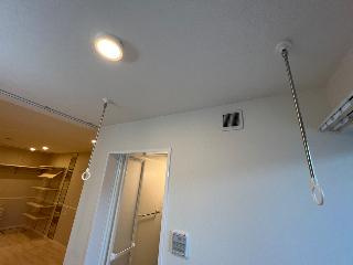戸田市中町マンション新築工事の設備|室内物干し（イメージ）