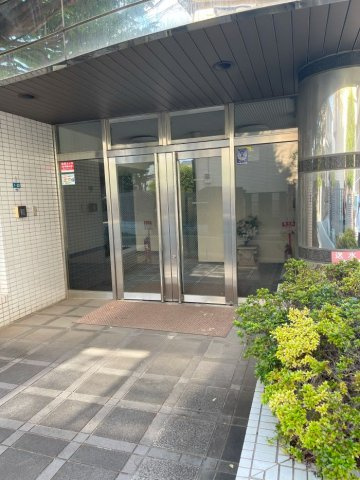 クラウンパレス与野本町のエントランス|エントランスです
