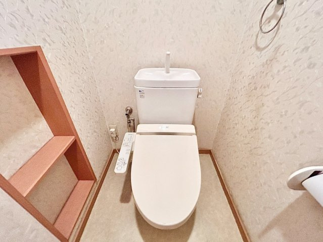 西区歌里町のトイレ|温水洗浄便座付で快適にお使いいただけます