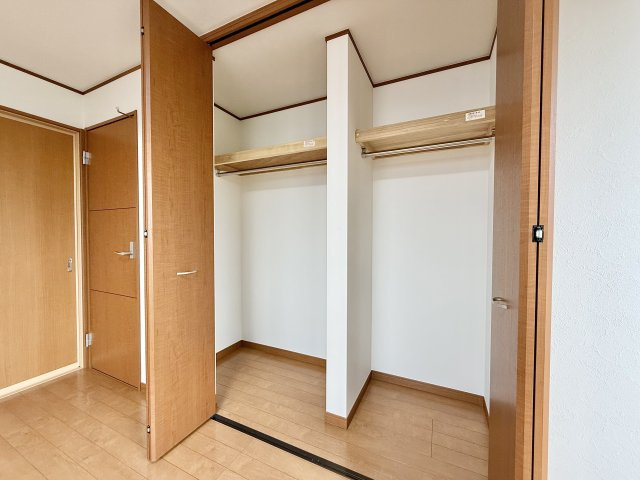 西区清里町戸建の収納