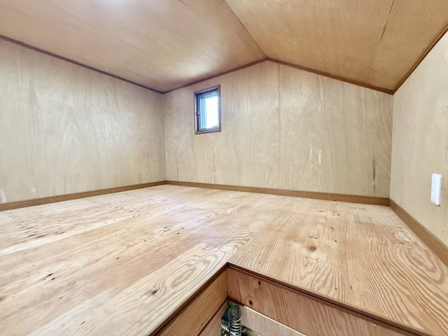 西区清里町戸建の内装