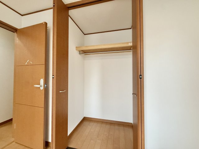 西区清里町戸建の収納