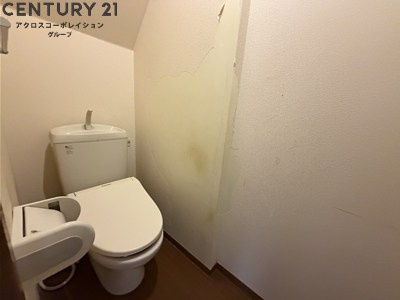 温水洗浄便座付きのトイレです♪