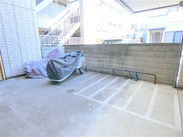 ウイング多摩川のその他共用部分|バイク置き場　空き状況等詳細はお問合せください。