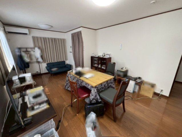 八街市希望ヶ丘　中古戸建の居間・リビング