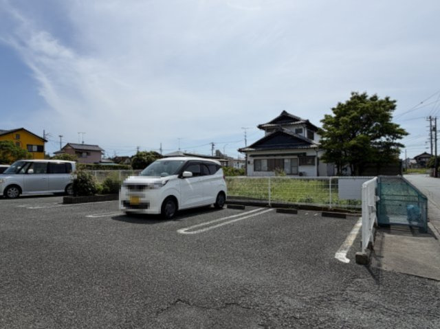 ラ・プラージュの駐車場
