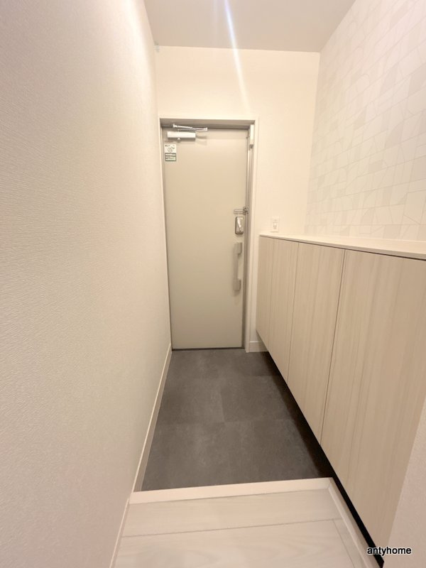 ココルトリシア 仲介手数料無料の玄関