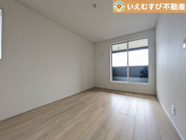 Cradle garden　邑楽郡鶉第7の洋室|ナチュラルな色合いが落ち着くお部屋
シンプルな内装のお部屋なので自分でコーディネートしても楽しそうですね♪