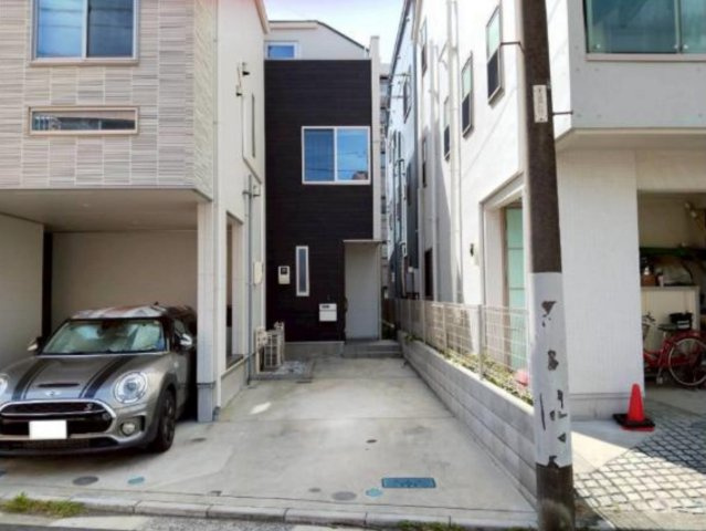 横浜市磯子区坂下町 中古戸建て【仲介手数料無料】カースペース2台