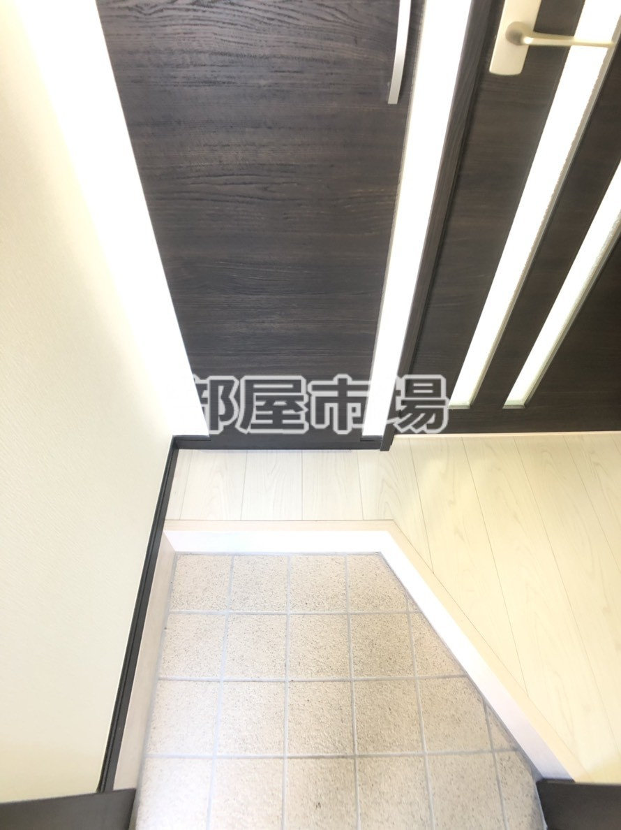 プレーマ南千住の玄関