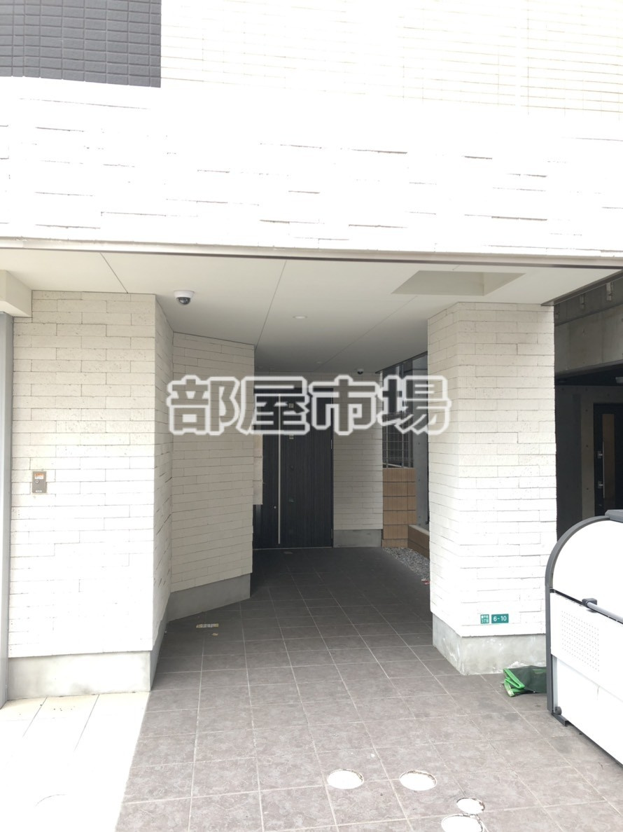 プレーマ南千住のエントランス
