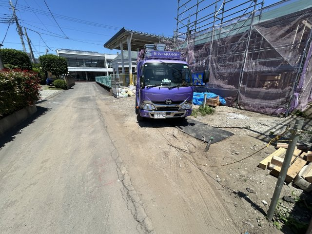 新築　伊勢崎市茂呂町第3　Livele Garden.S　1号棟の駐車場|現地写真　駐車スペースは並列4台分可能です！

