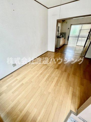 吹田市泉町2丁目テラスハウスの居間・リビング