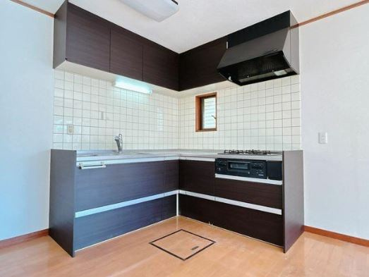【中古】比企郡鳩山町小用リフォーム中古住宅のキッチン|使い勝手の良いL字キッチンです