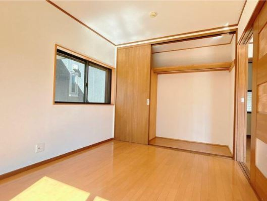 【中古】比企郡鳩山町小用リフォーム中古住宅の洋室|1F6帖洋室です