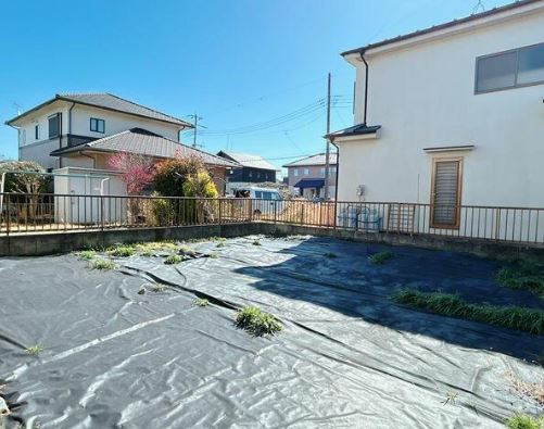 【中古】比企郡鳩山町小用リフォーム中古住宅の庭|広々したお庭付き