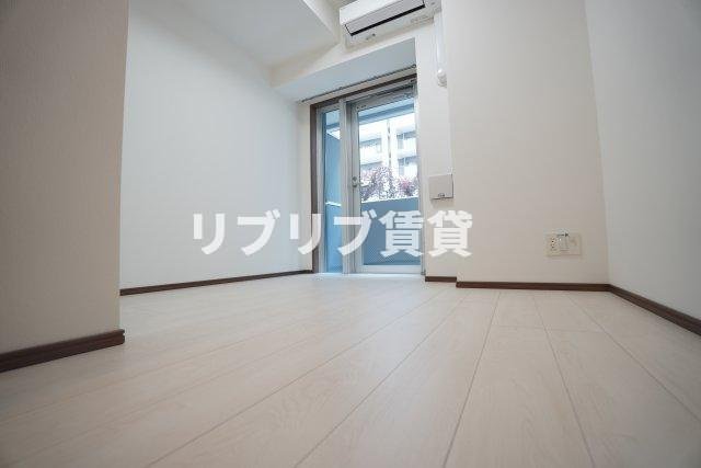 ジェノヴィア西千葉の居間・リビング