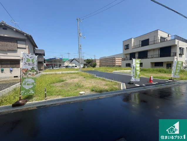 羽曳野市誉田　新築一戸建ての外観|周辺は落ち着いた街並みの住宅地！子育てがしやすい住環境です！まだ未完成ですが、現地でしかわからない事もございます。是非一度ご覧ください。