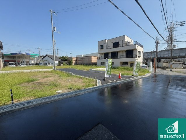 羽曳野市誉田　新築一戸建ての前面道路含む現地写真|現在建築中！落ち着いた街並みで新生活を始めることが出来そう！周辺の物件も併せてご紹介させて頂きます！