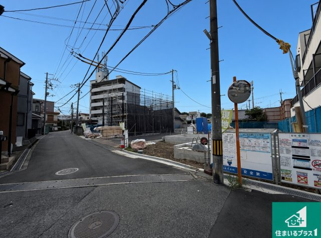 ◆羽曳野市誉田　新築一戸建ての前面道路含む現地写真|現在建築中！落ち着いた街並みで新生活を始めることが出来そう！周辺の物件も併せてご紹介させて頂きます！