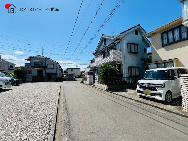 【前面道路含む現地写真】 | 川越市的場　中古戸建