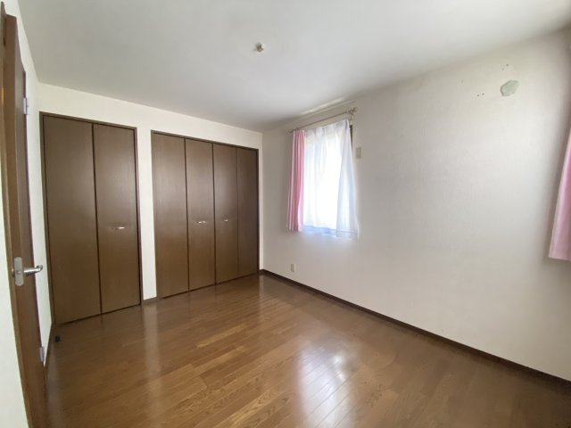 論地町５丁目戸建の子供部屋|2F東側洋室