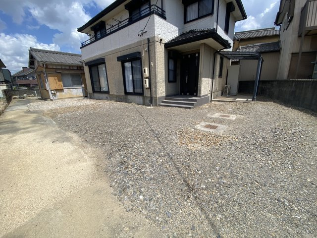 論地町５丁目戸建の駐車場|駐車スペース