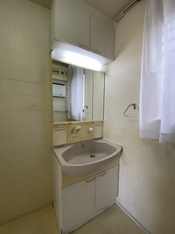 論地町５丁目戸建の独立洗面台|洗髪洗面化粧台