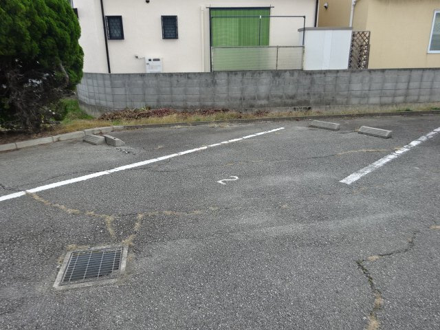 わいわいハイツの駐車場
